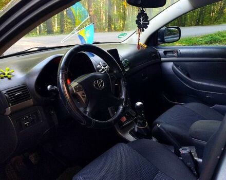 Сірий Тойота Авенсіс, об'ємом двигуна 2.2 л та пробігом 219 тис. км за 7300 $, фото 1 на Automoto.ua