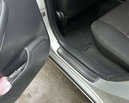 Сірий Тойота Авенсіс, об'ємом двигуна 2 л та пробігом 292 тис. км за 6700 $, фото 5 на Automoto.ua