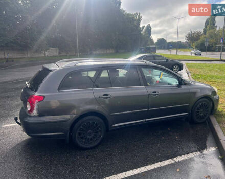 Серый Тойота Авенсис, объемом двигателя 2.2 л и пробегом 347 тыс. км за 5500 $, фото 3 на Automoto.ua