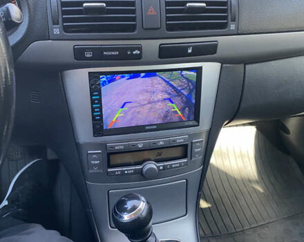 Серый Тойота Авенсис, объемом двигателя 2 л и пробегом 260 тыс. км за 6500 $, фото 17 на Automoto.ua