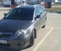 Серый Тойота Авенсис, объемом двигателя 2 л и пробегом 322 тыс. км за 7500 $, фото 1 на Automoto.ua