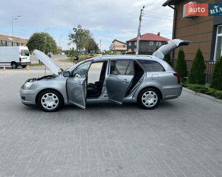 Сірий Тойота Авенсіс, об'ємом двигуна 1.8 л та пробігом 233 тис. км за 7700 $, фото 10 на Automoto.ua