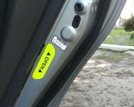 Сірий Тойота Авенсіс, об'ємом двигуна 2 л та пробігом 409 тис. км за 7000 $, фото 87 на Automoto.ua