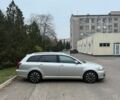 Серый Тойота Авенсис, объемом двигателя 2.2 л и пробегом 300 тыс. км за 3400 $, фото 2 на Automoto.ua