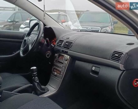 Сірий Тойота Авенсіс, об'ємом двигуна 2 л та пробігом 353 тис. км за 6450 $, фото 35 на Automoto.ua