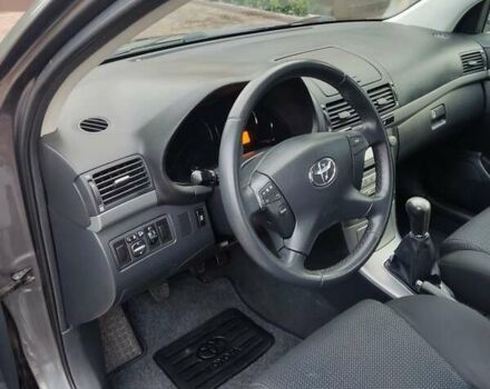 Сірий Тойота Авенсіс, об'ємом двигуна 1.8 л та пробігом 212 тис. км за 7700 $, фото 14 на Automoto.ua