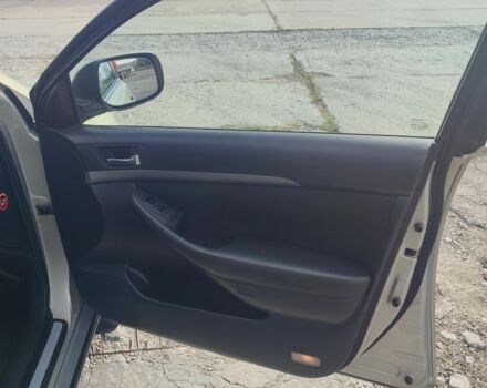 Серый Тойота Авенсис, объемом двигателя 2 л и пробегом 325 тыс. км за 5700 $, фото 13 на Automoto.ua