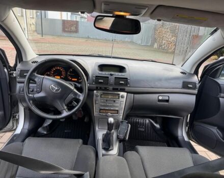Сірий Тойота Авенсіс, об'ємом двигуна 2 л та пробігом 280 тис. км за 3500 $, фото 2 на Automoto.ua