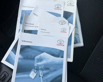 Серый Тойота Авенсис, объемом двигателя 2 л и пробегом 194 тыс. км за 7800 $, фото 143 на Automoto.ua