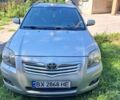 Серый Тойота Авенсис, объемом двигателя 2 л и пробегом 290 тыс. км за 6000 $, фото 2 на Automoto.ua