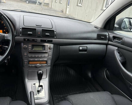 Серый Тойота Авенсис, объемом двигателя 2 л и пробегом 194 тыс. км за 7800 $, фото 94 на Automoto.ua