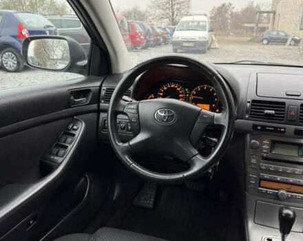 Серый Тойота Авенсис, объемом двигателя 2 л и пробегом 194 тыс. км за 7800 $, фото 92 на Automoto.ua