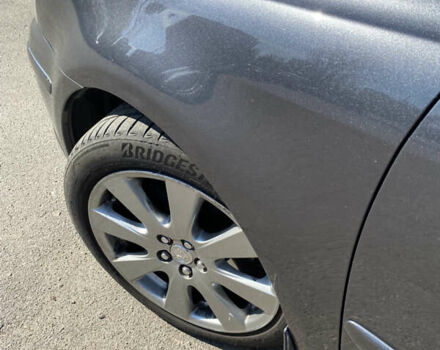 Серый Тойота Авенсис, объемом двигателя 2 л и пробегом 260 тыс. км за 6500 $, фото 10 на Automoto.ua