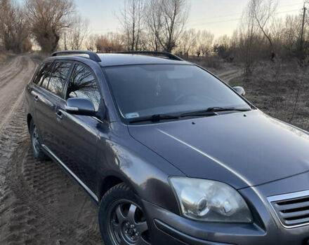 Серый Тойота Авенсис, объемом двигателя 2 л и пробегом 312 тыс. км за 6000 $, фото 2 на Automoto.ua