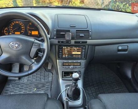 Серый Тойота Авенсис, объемом двигателя 2 л и пробегом 259 тыс. км за 7500 $, фото 13 на Automoto.ua