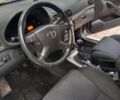 Серый Тойота Авенсис, объемом двигателя 2 л и пробегом 285 тыс. км за 6200 $, фото 8 на Automoto.ua