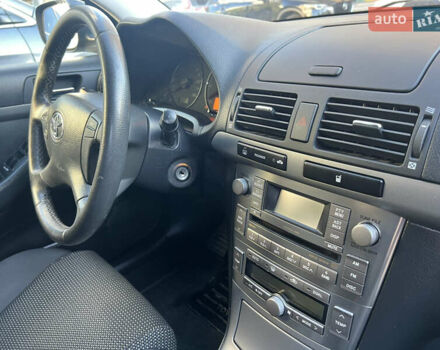 Серый Тойота Авенсис, объемом двигателя 1.8 л и пробегом 203 тыс. км за 7250 $, фото 9 на Automoto.ua