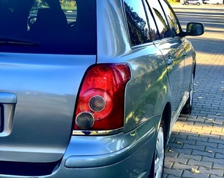 Серый Тойота Авенсис, объемом двигателя 2 л и пробегом 194 тыс. км за 5500 $, фото 5 на Automoto.ua