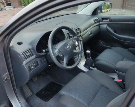 Сірий Тойота Авенсіс, об'ємом двигуна 1.8 л та пробігом 212 тис. км за 7700 $, фото 15 на Automoto.ua