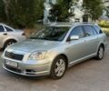 Серый Тойота Авенсис, объемом двигателя 2 л и пробегом 300 тыс. км за 3700 $, фото 1 на Automoto.ua