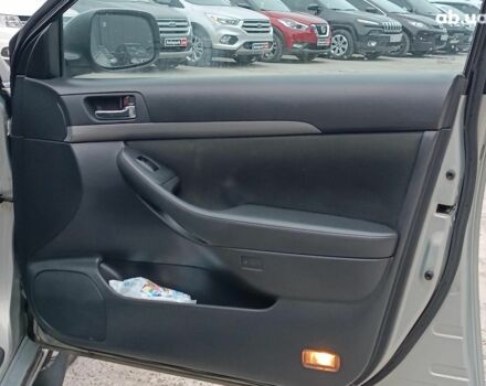 Серый Тойота Авенсис, объемом двигателя 2 л и пробегом 353 тыс. км за 6450 $, фото 32 на Automoto.ua