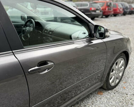 Серый Тойота Авенсис, объемом двигателя 2 л и пробегом 194 тыс. км за 7800 $, фото 60 на Automoto.ua