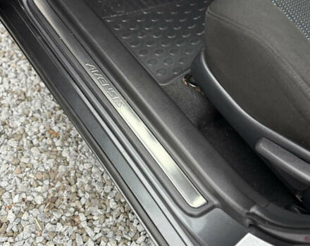 Серый Тойота Авенсис, объемом двигателя 2 л и пробегом 194 тыс. км за 7800 $, фото 126 на Automoto.ua