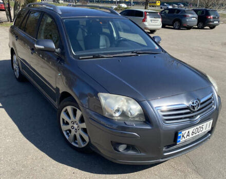 Серый Тойота Авенсис, объемом двигателя 2 л и пробегом 260 тыс. км за 6500 $, фото 1 на Automoto.ua