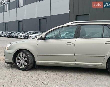 Сірий Тойота Авенсіс, об'ємом двигуна 2 л та пробігом 353 тис. км за 6450 $, фото 1 на Automoto.ua