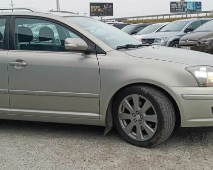 Серый Тойота Авенсис, объемом двигателя 2 л и пробегом 353 тыс. км за 6450 $, фото 13 на Automoto.ua