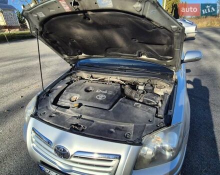 Серый Тойота Авенсис, объемом двигателя 2 л и пробегом 259 тыс. км за 7500 $, фото 9 на Automoto.ua