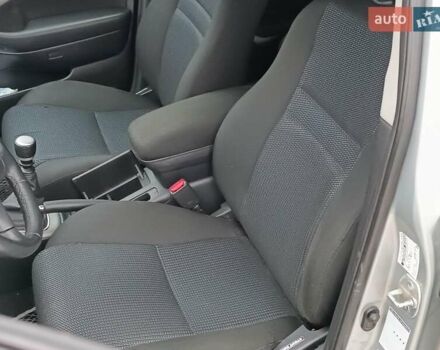 Сірий Тойота Авенсіс, об'ємом двигуна 2 л та пробігом 353 тис. км за 6450 $, фото 30 на Automoto.ua