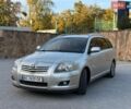 Сірий Тойота Авенсіс, об'ємом двигуна 2 л та пробігом 318 тис. км за 6700 $, фото 1 на Automoto.ua