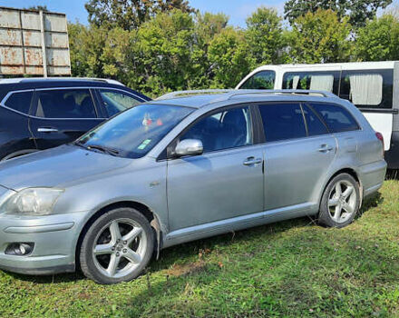 Серый Тойота Авенсис, объемом двигателя 2.2 л и пробегом 328 тыс. км за 7400 $, фото 3 на Automoto.ua