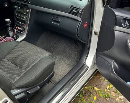 Серый Тойота Авенсис, объемом двигателя 2 л и пробегом 290 тыс. км за 6750 $, фото 5 на Automoto.ua