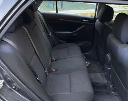 Серый Тойота Авенсис, объемом двигателя 1.79 л и пробегом 218 тыс. км за 7000 $, фото 11 на Automoto.ua