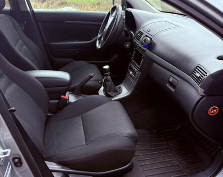 Серый Тойота Авенсис, объемом двигателя 2.2 л и пробегом 229 тыс. км за 6200 $, фото 9 на Automoto.ua