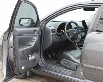 Серый Тойота Авенсис, объемом двигателя 2 л и пробегом 300 тыс. км за 8500 $, фото 16 на Automoto.ua