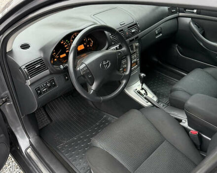 Серый Тойота Авенсис, объемом двигателя 2 л и пробегом 194 тыс. км за 7800 $, фото 85 на Automoto.ua