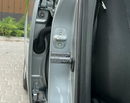 Сірий Тойота Авенсіс, об'ємом двигуна 1.8 л та пробігом 233 тис. км за 7700 $, фото 46 на Automoto.ua