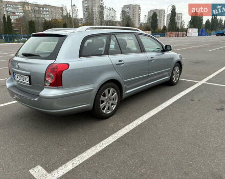 Серый Тойота Авенсис, объемом двигателя 1.79 л и пробегом 210 тыс. км за 7300 $, фото 2 на Automoto.ua