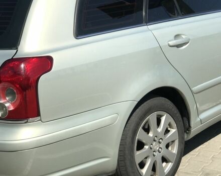 Серый Тойота Авенсис, объемом двигателя 2 л и пробегом 270 тыс. км за 7100 $, фото 2 на Automoto.ua