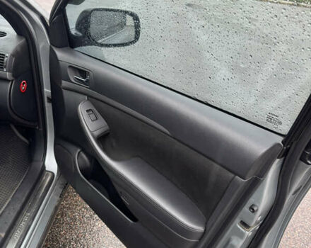 Серый Тойота Авенсис, объемом двигателя 2.2 л и пробегом 367 тыс. км за 6800 $, фото 12 на Automoto.ua