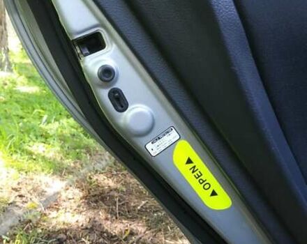 Сірий Тойота Авенсіс, об'ємом двигуна 2 л та пробігом 409 тис. км за 7000 $, фото 65 на Automoto.ua