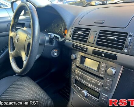 Серый Тойота Авенсис, объемом двигателя 1.8 л и пробегом 203 тыс. км за 7250 $, фото 3 на Automoto.ua