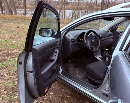 Серый Тойота Авенсис, объемом двигателя 2.2 л и пробегом 229 тыс. км за 6200 $, фото 14 на Automoto.ua