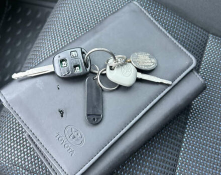 Серый Тойота Авенсис, объемом двигателя 2 л и пробегом 194 тыс. км за 7800 $, фото 142 на Automoto.ua