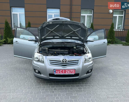 Сірий Тойота Авенсіс, об'ємом двигуна 1.8 л та пробігом 233 тис. км за 7700 $, фото 9 на Automoto.ua