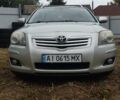 Серый Тойота Авенсис, объемом двигателя 2 л и пробегом 183 тыс. км за 7000 $, фото 1 на Automoto.ua