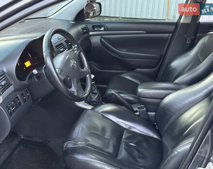 Серый Тойота Авенсис, объемом двигателя 2 л и пробегом 334 тыс. км за 7200 $, фото 8 на Automoto.ua